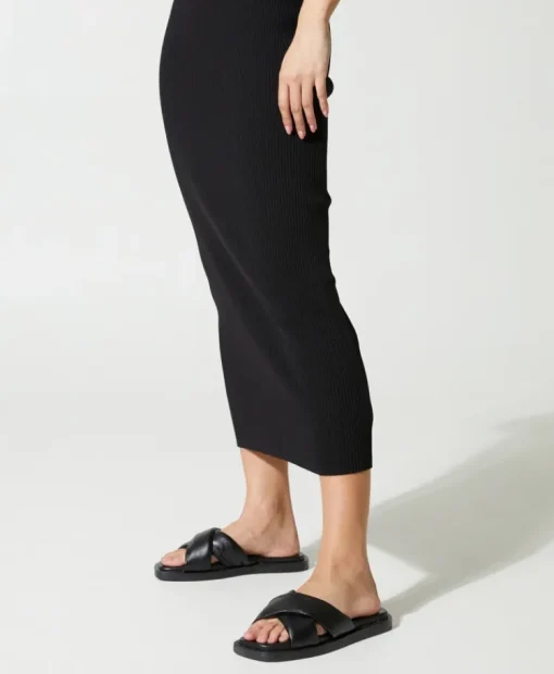 Gina Sandal|Isabella Anselmi Online
