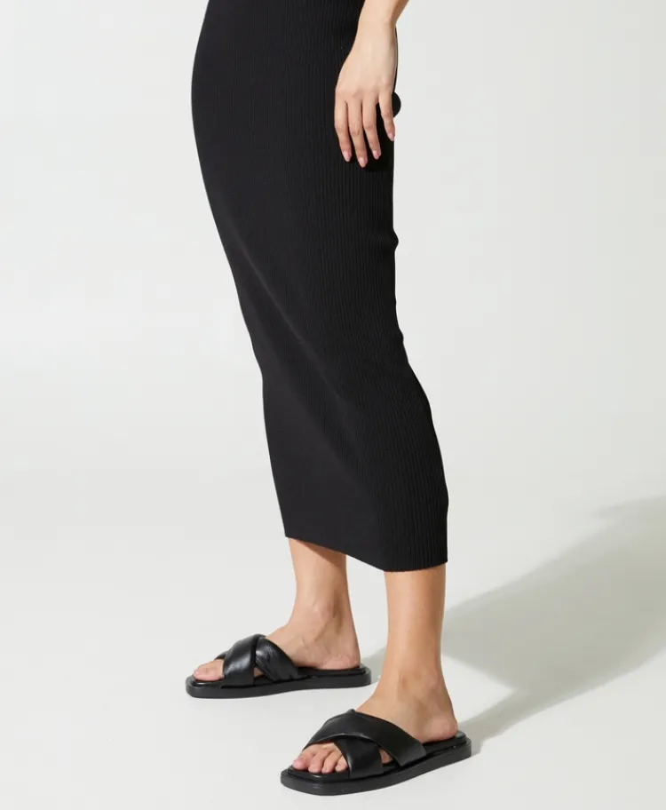 Gina Sandal|Isabella Anselmi Online