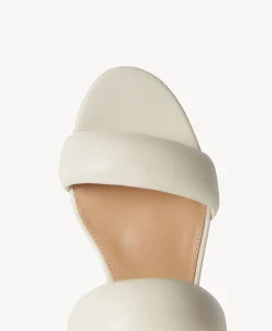 Ora Sandal|Isabella Anselmi Hot