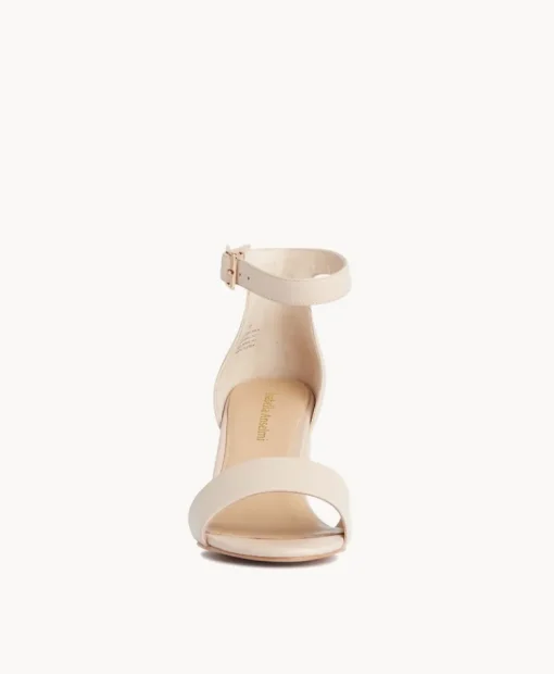 Sara Heel|Isabella Anselmi Hot